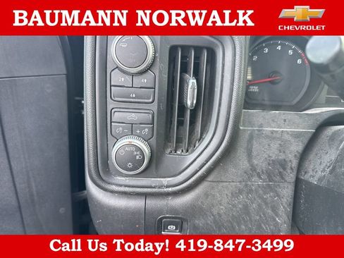 Used 2020 GMC Sierra 2500 4x4 Crew Cab w/ Convenience Package image 14