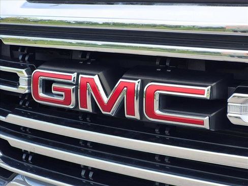 Used 2019 GMC Sierra 1500 SLT w/ SLT Premium Package AWD/4WD image 3