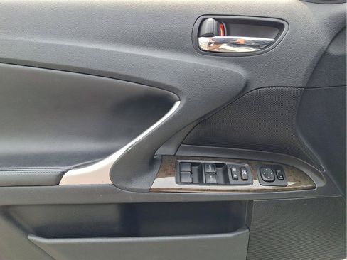 Used 2013 Lexus IS 250C RWD image 10