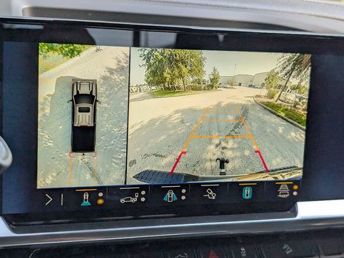 Used 2024 Chevrolet Silverado 2500 LTZ w/ LTZ Convenience Package AWD/4WD image 28