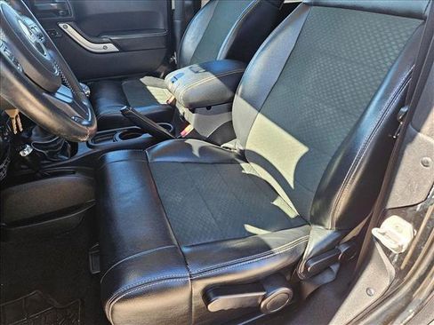 Used 2012 Jeep Wrangler Rubicon image 14
