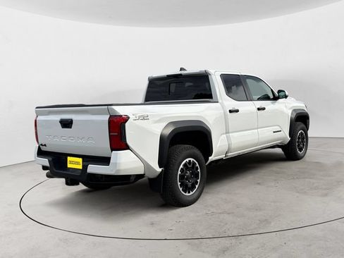 Used 2024 Toyota Tacoma TRD Off-Road w/ TRD Off Road Premium Package AWD/4WD image 5