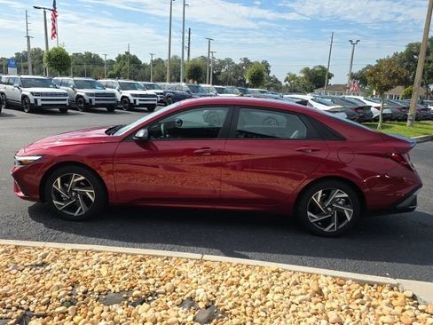 Certified 2025 Hyundai Elantra Sport FWD image 17