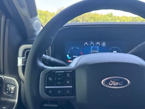 Used 2024 Ford F250 Lariat w/ Lariat Ultimate Package AWD/4WD image 24