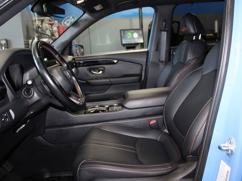 Certified 2025 Honda Pilot TrailSport image 13