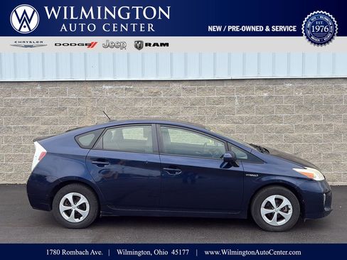 Used 2012 Toyota Prius Three w/ Preferred Accessory Pkg FWD image 1