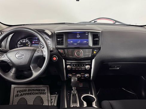 Used 2019 Nissan Pathfinder S AWD/4WD image 32
