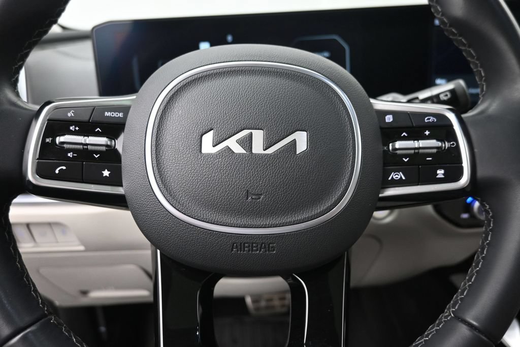 Used 2025 Kia Sorento SX AWD/4WD image 19