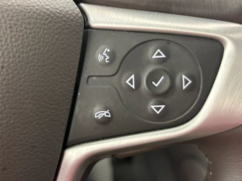 Used 2022 GMC Acadia SLT w/ Preferred Package FWD image 49