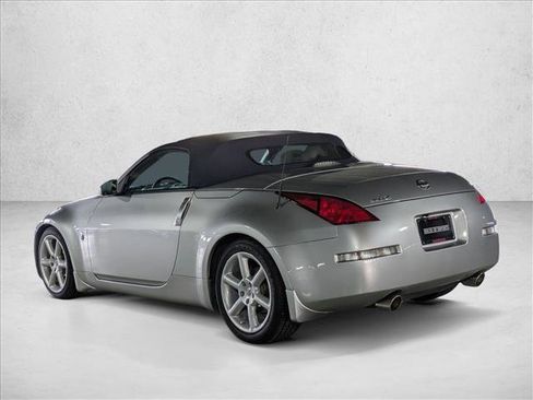 Used 2005 Nissan 350Z Touring image 8