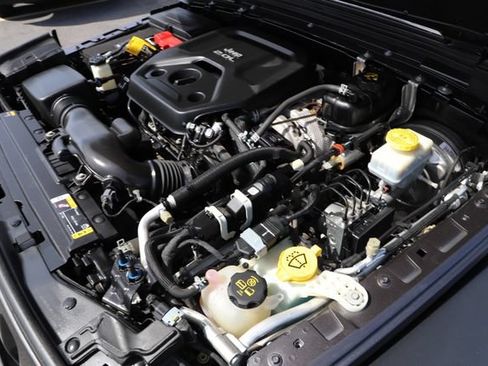 Used 2021 Jeep Wrangler Unlimited Sport AWD/4WD image 3