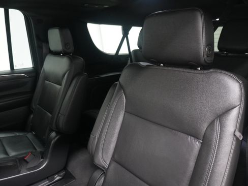 Used 2021 Chevrolet Suburban Z71 AWD/4WD image 13