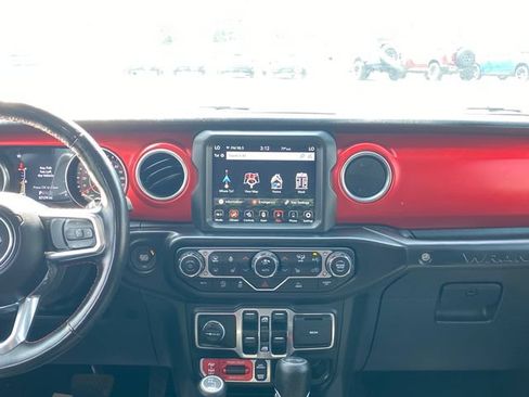Used 2021 Jeep Wrangler Unlimited Rubicon w/ Uconnect 4C Nav & Sound Group AWD/4WD image 21