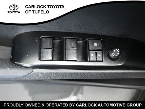 Used 2025 Toyota Camry SE w/ Convenience Package image 20