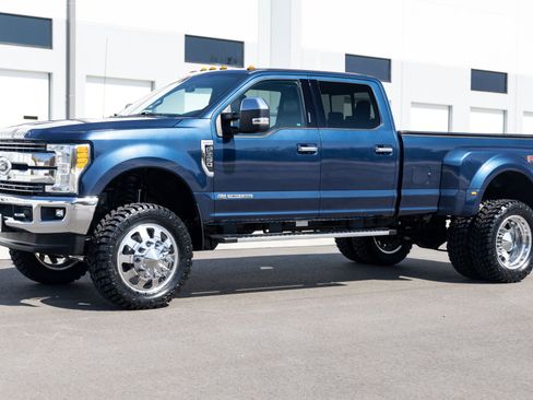 Used 2017 Ford F350 Lariat w/ Chrome Package image 14