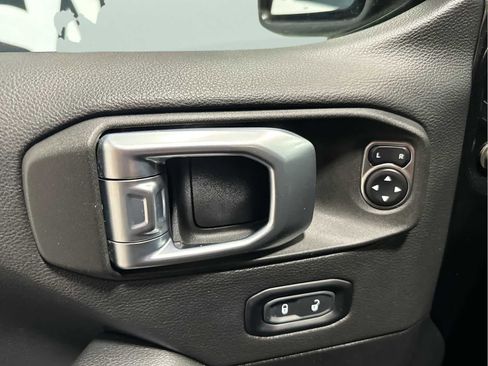 Used 2021 Jeep Wrangler Unlimited Sahara image 10