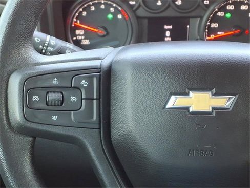 Used 2025 Chevrolet Silverado 1500 Custom image 17