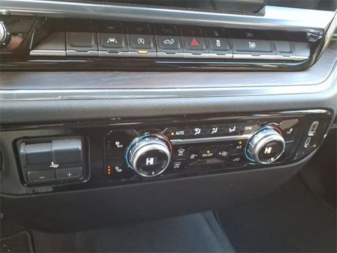 Used 2025 GMC Sierra 1500 SLT image 19