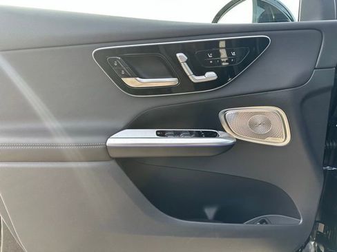 Used 2026 Mercedes-Benz GLC 300 4MATIC image 12