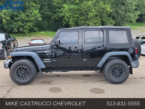 Used 2016 Jeep Wrangler Unlimited Sport w/ Connectivity Group AWD/4WD image 2