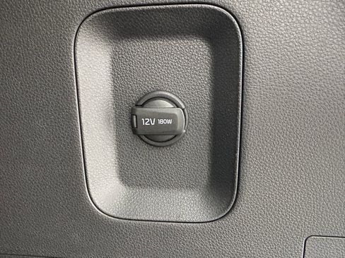 Used 2024 Kia Carnival EX image 14