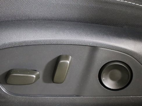 Used 2025 Chevrolet Traverse LT w/ Midnight/Sport Edition image 25