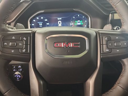 Used 2023 GMC Sierra 1500 AT4 w/ Technology Package AWD/4WD image 12