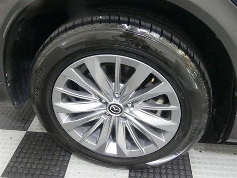 Used 2024 MAZDA CX-90 3.3 Turbo w/ Preferred Package AWD/4WD image 17
