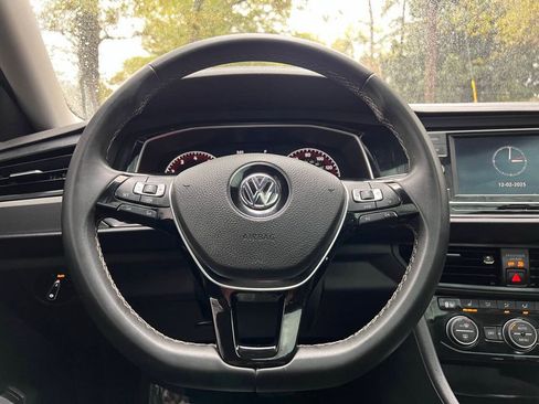 Used 2021 Volkswagen Jetta R-Line FWD image 13