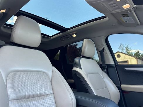 Used 2020 Ford Escape SEL image 17