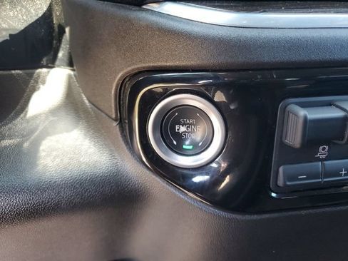 Used 2025 Chevrolet Silverado 1500 LT AWD/4WD image 17