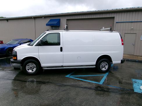 Used 2020 GMC Savana 2500 w/ Driver Convenience Package RWD image 6