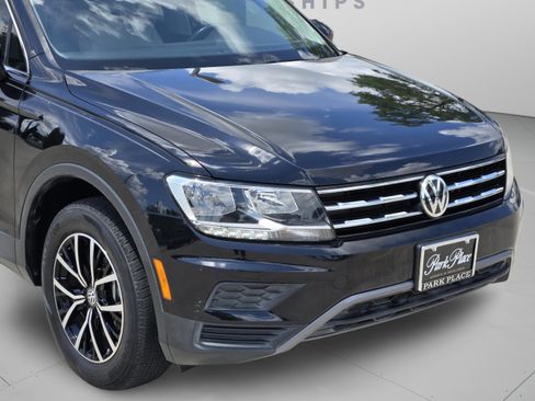 Used 2021 Volkswagen Tiguan SE FWD image 31