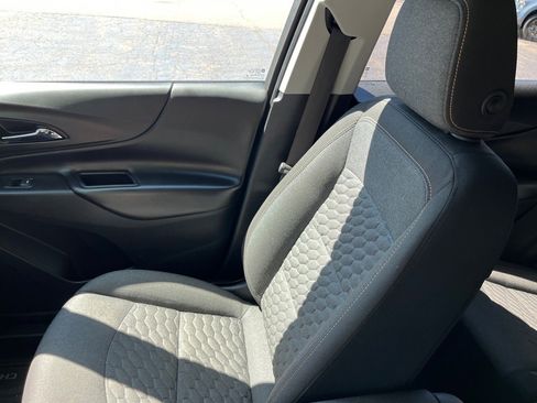 Used 2018 Chevrolet Equinox LT image 17