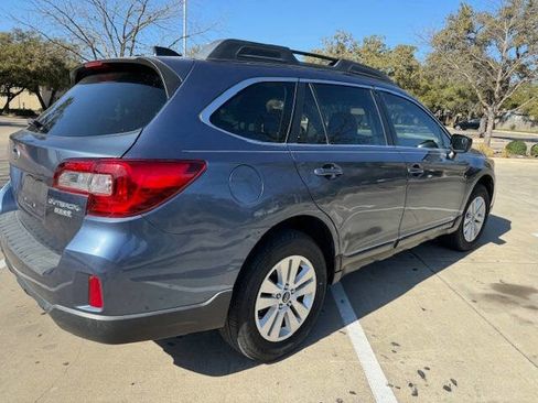 Used 2017 Subaru Outback 2.5i Premium image 9