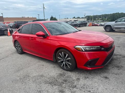 Used 2024 Honda Civic EX image 2