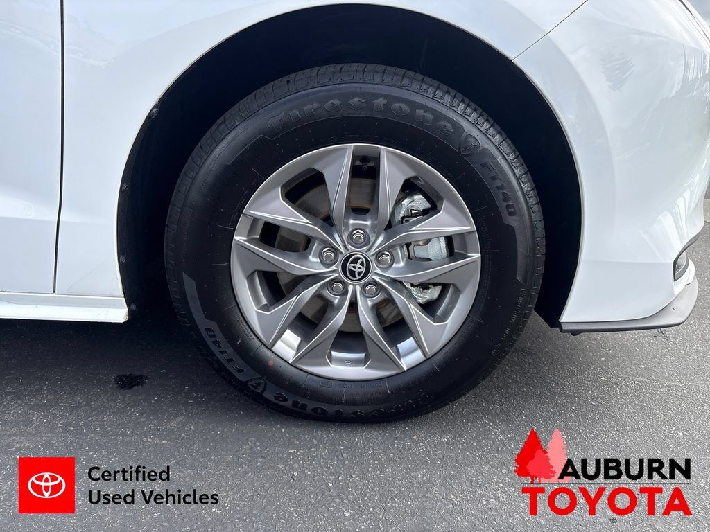 Certified 2025 Toyota Sienna LE FWD image 11