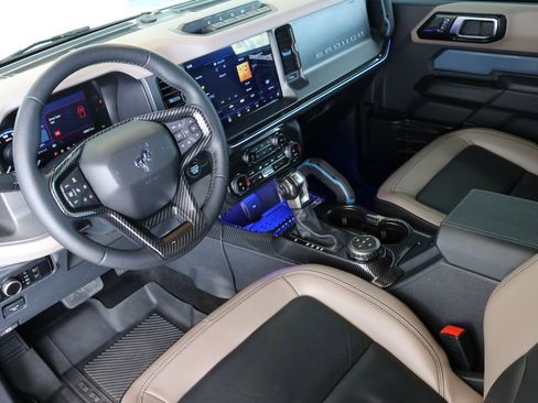 Used 2024 Ford Bronco Wildtrak image 21