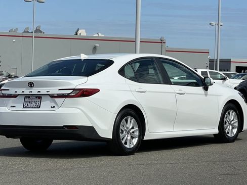 Used 2025 Toyota Camry LE w/ Convenience Package FWD image 2