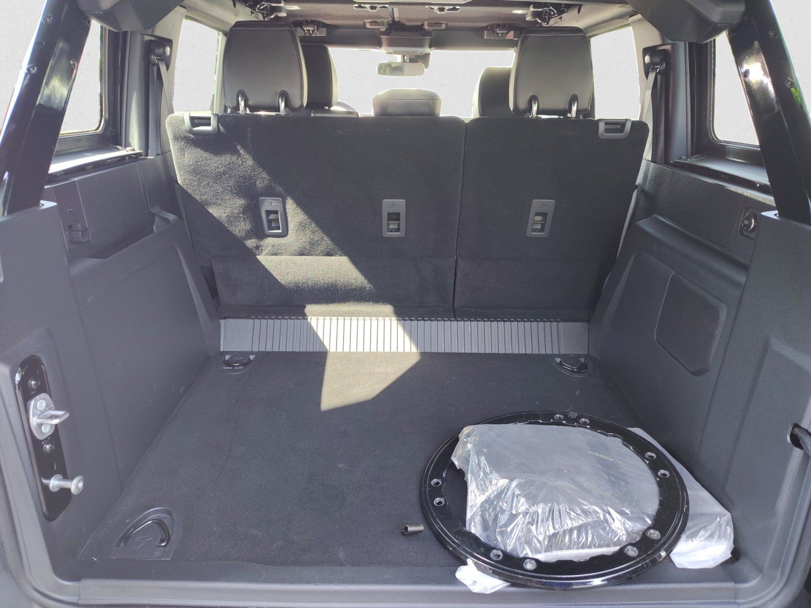 Used 2024 Ford Bronco Wildtrak AWD/4WD image 19