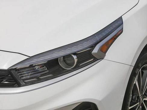 Used 2023 Kia Forte LXS FWD image 5