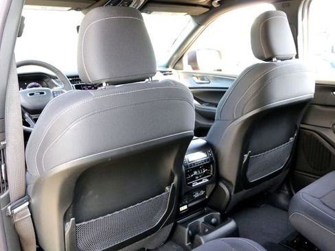 New 2025 Jeep Grand Cherokee L Laredo image 17