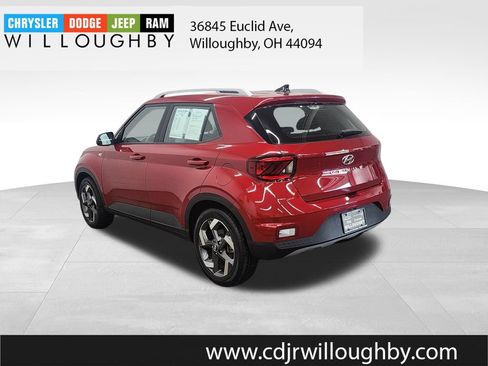 Used 2022 Hyundai Venue SEL w/ Cargo Package FWD image 6