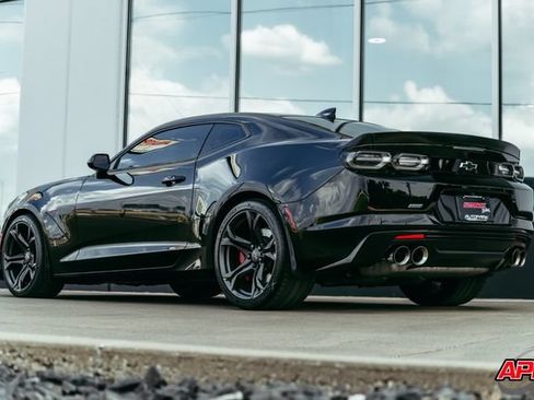 Used 2022 Chevrolet Camaro SS RWD image 3