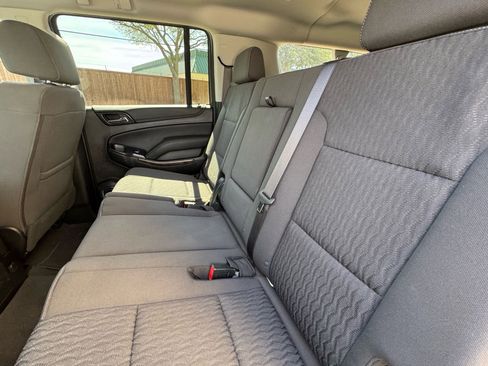 Used 2019 Chevrolet Suburban LS RWD image 31