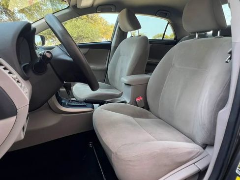 Used 2013 Toyota Corolla L FWD image 18