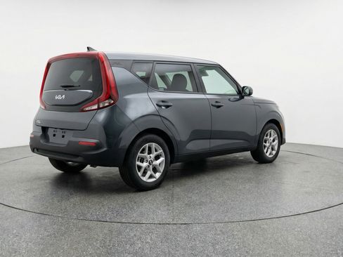 Used 2025 Kia Soul LX w/ LX Technology Package FWD image 9
