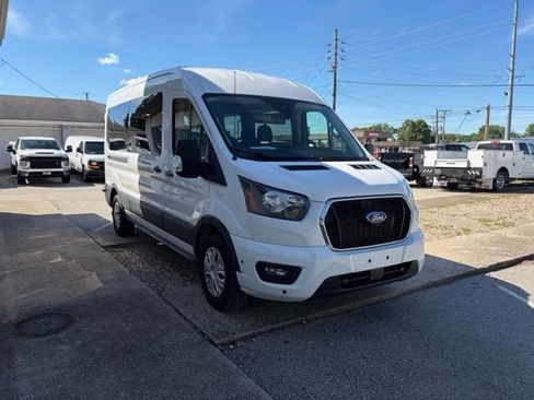 Used 2024 Ford Transit 350 XLT RWD image 3