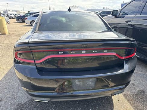 Used 2018 Dodge Charger R/T RWD image 8