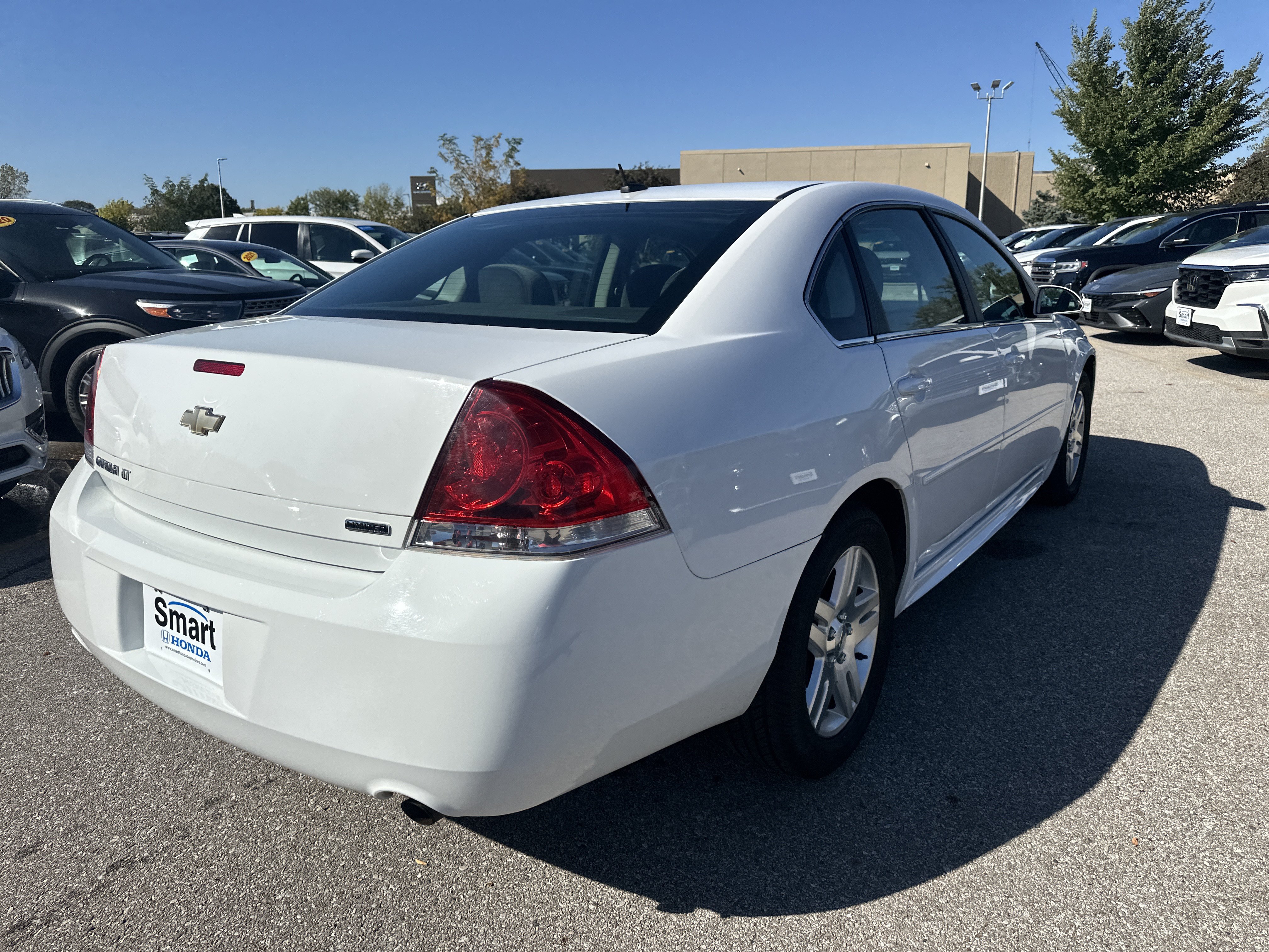 Used 2014 Chevrolet Impala LT w/ LT Sunroof Package FWD image 4